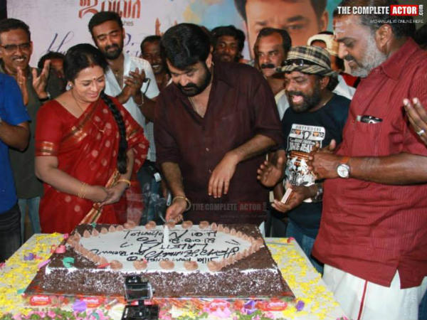 ജില്ലയുടെ സെറ്റില്‍ ലാലിന്റെ പിറന്നാളാഘോഷം