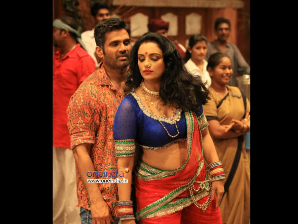 സുനില്‍ ഷെട്ടിയും ശ്വേതാ മേനോനും