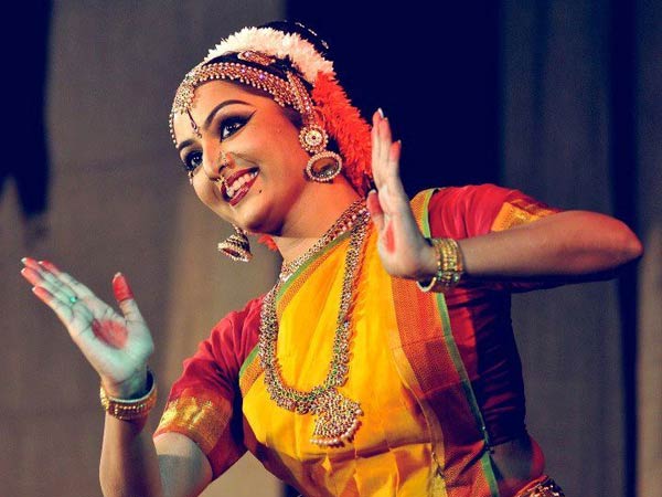 എല്ലായിടത്തും വില്ലന്‍ ദിലീപ്