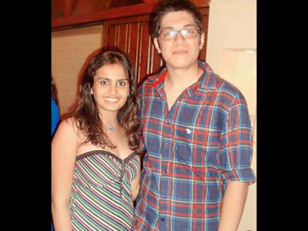 ജുനൈദ് കാമുകിയോടൊപ്പം