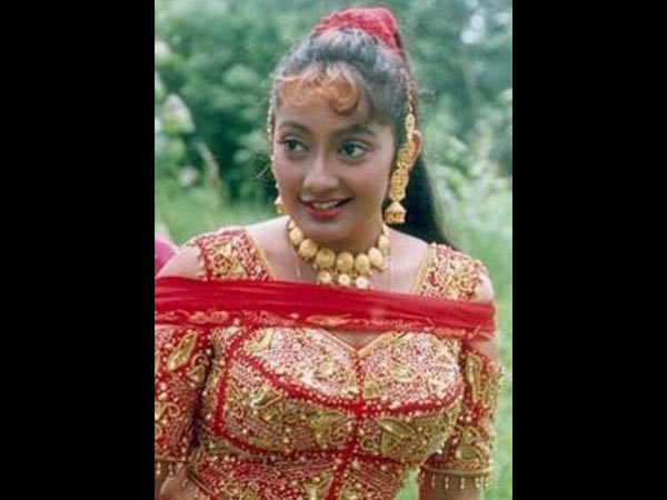 തമിഴകത്ത് അരങ്ങേറ്റം