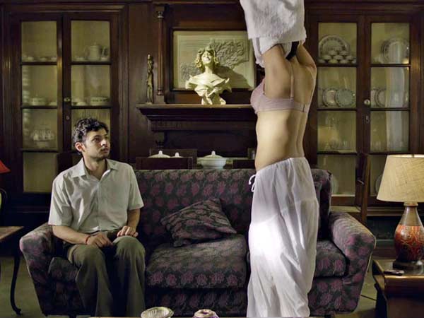 അശ്ലീലത്തിലേക്ക് പോകാതെ