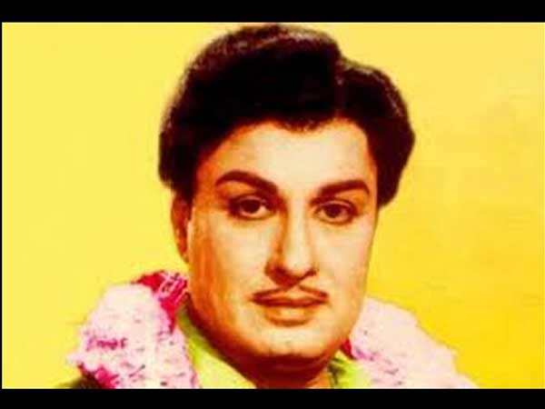 നിനൈന്തതേ മുടിപ്പവന്‍