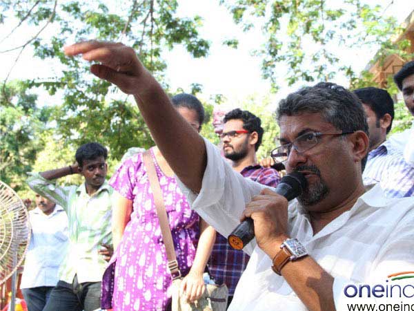 തിരക്കഥ, സംവിധാനം ശ്യാമപ്രസാദ്