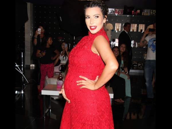 ഗര്‍ഭധാരണത്തെ ആഘോഷിച്ച കിം