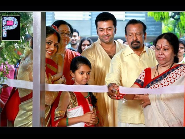 ഉത്ഘാടനത്തിന് താരത്തിളക്കം