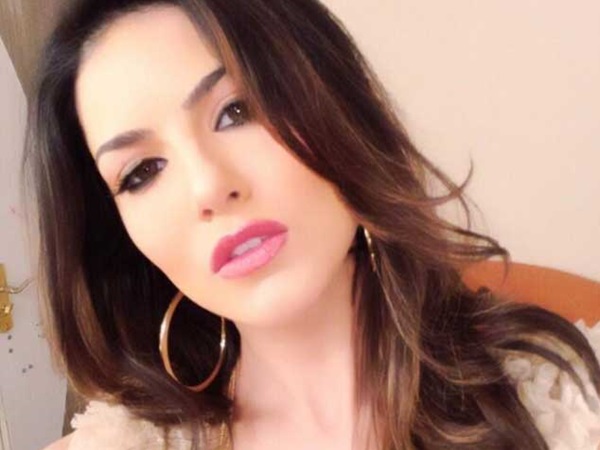 സന്ധ്യ മൃദുല്-സണ്ണി ഹോട്ട് സീന്സ്