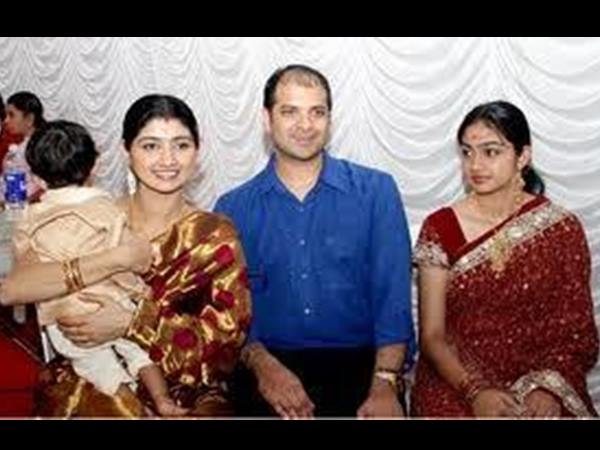 ദിവ്യയ്‌ക്കൊപ്പം