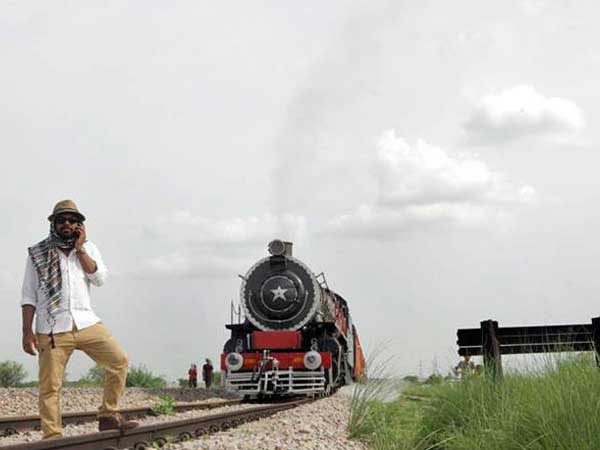 വീണ്ടും ടോവിനോ തോമസ്