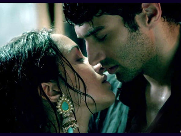 ആഷിഖി 2ലെ ചുംബനം