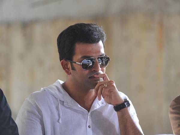 തമിഴില്‍