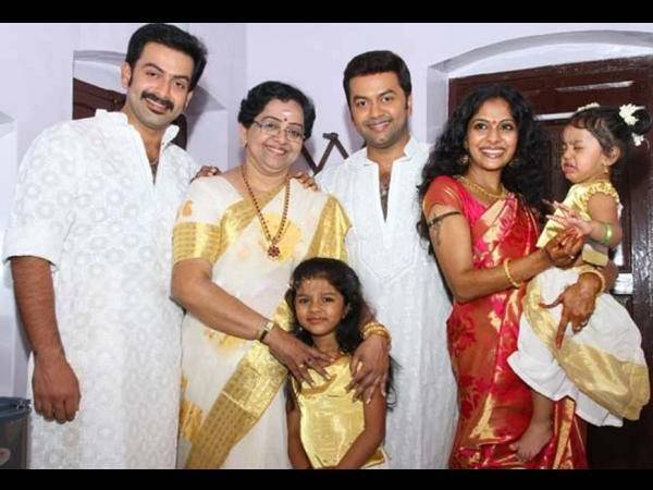 താരകുടുംബം