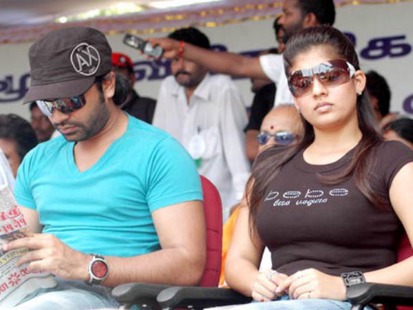 നയന്‍സ് കൂട്ടുകാര്‍ക്കൊപ്പം