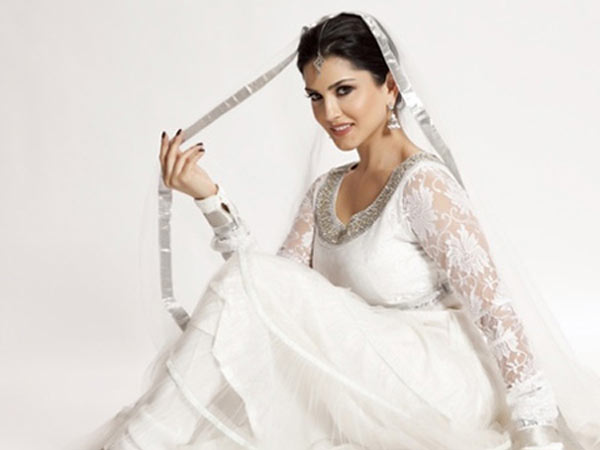 സണ്ണി മാറുന്നു