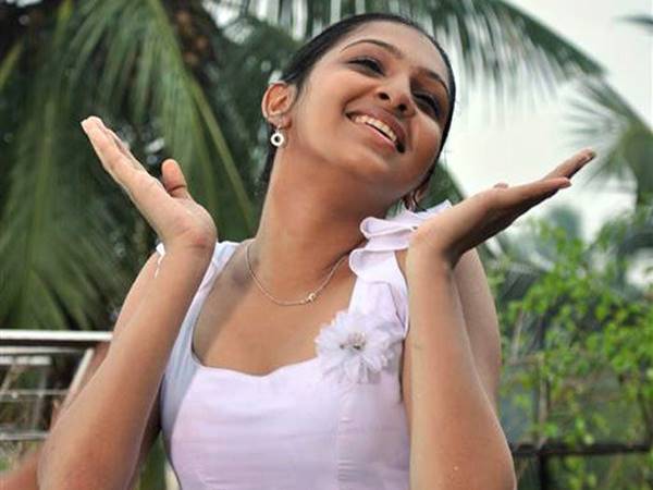 ആദ്യചിത്രം