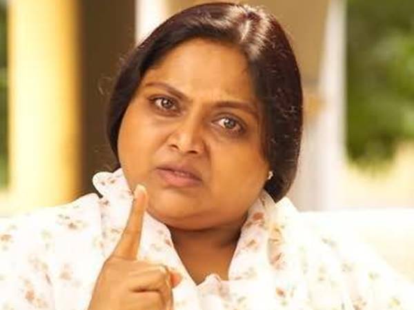 ആദ്യ ചിത്രം