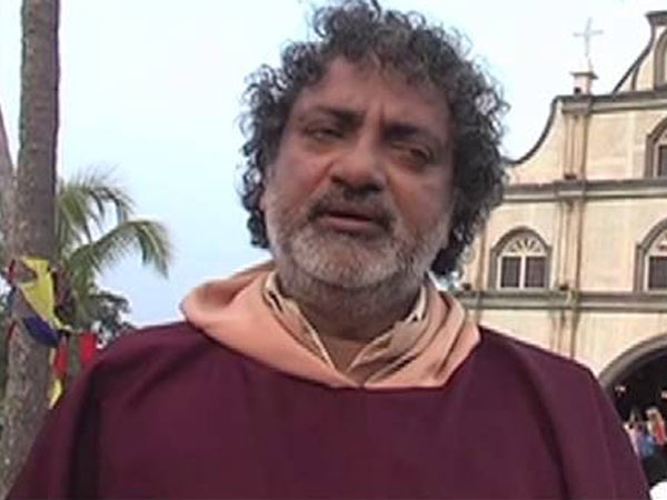 ആമേനിലെ ഫാദര്‍ ഒറ്റപ്ലാക്കന്‍