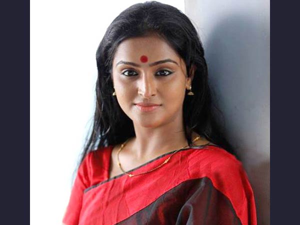 ശക്തമായ സാന്നിധ്യമായി രമ്യ നമ്പീശന്‍