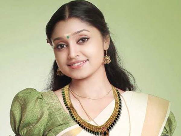 സിനിമയിലേക്ക്