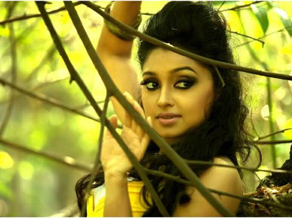 അന്നയും റസൂലും