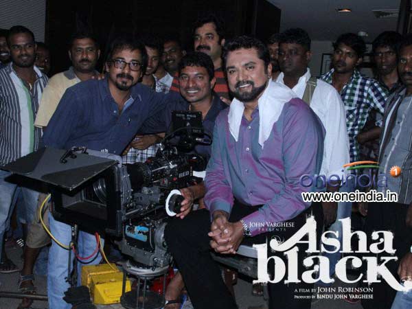 അണിയറയില്‍