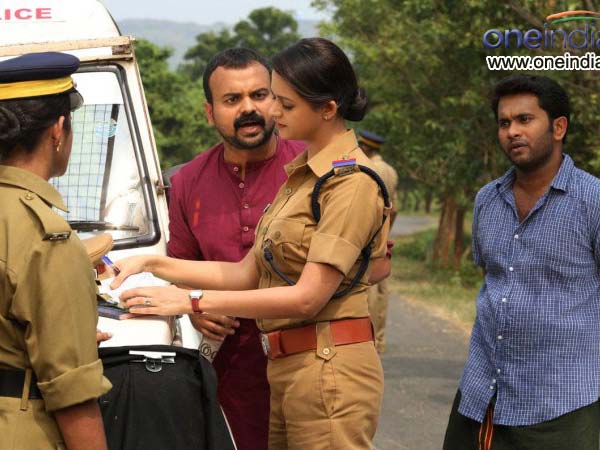 കോമഡിയുമായി പത്മകുമാര്‍