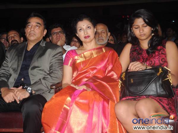 കമലിനും മകള്‍ക്കുമൊപ്പം