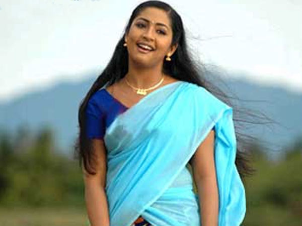 നവ്യനായര്‍
