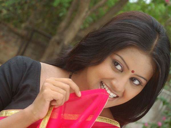 ആദ്യ ചിത്രം