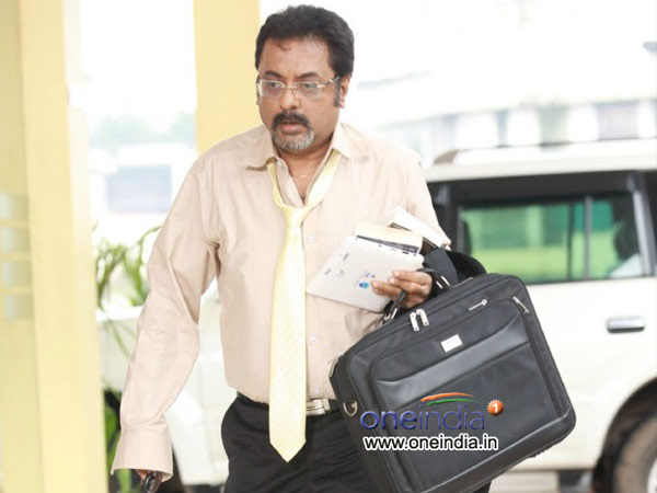 വിവിധഭാഷകളില്‍ സംവിധായകനായി