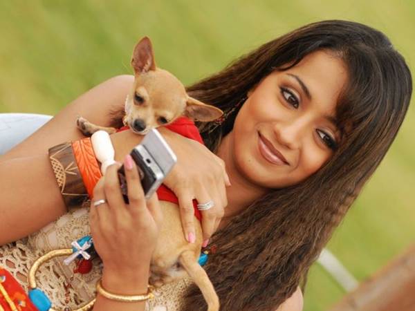 ഫോണിലാരാ