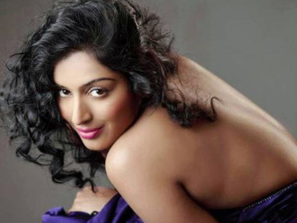 സിനിമയില്‍ നിന്നും വരന്‍ വേണ്ട