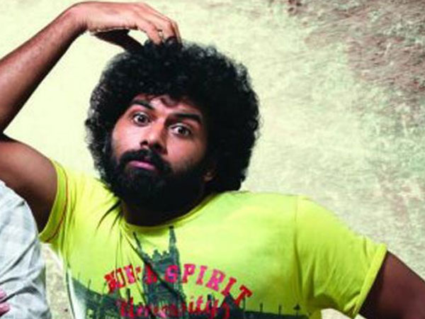 സെക്കന്റ് ഷോയിലൂടെ തുടക്കം