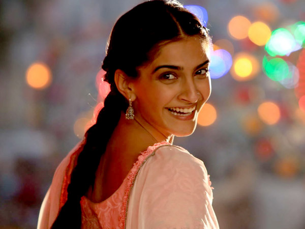 ശോഭ ഡേയ്ക്കും പണി