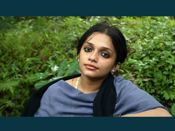  എല്‍സമ്മയായി തുടക്കം