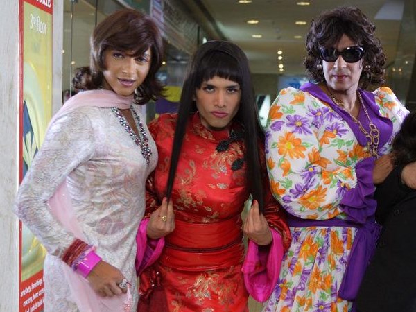 അജയ് ദേവ്ഗണ്‍, തുഷാര്‍ കപൂര്‍, അര്‍ഷദ് വാര്‍സി