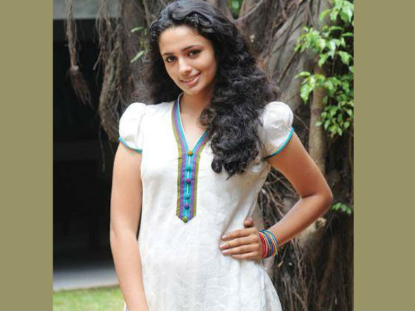 ഉസ്താദ് ഹോട്ടലിലൂടെ തുടക്കം