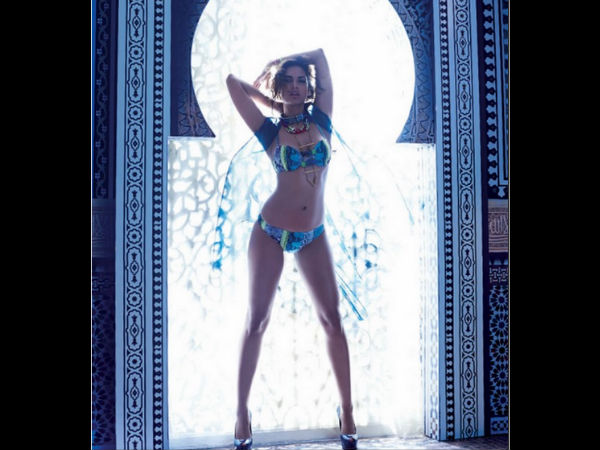  ഹോട്ടി ഗേള്‍