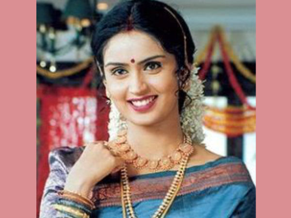 മലയാളത്തിലൂടെ തുടക്കം