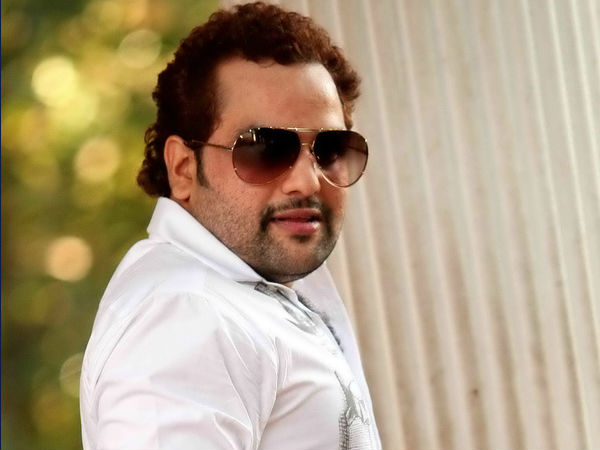 നാടകത്തില്‍ നിന്ന് സിനിമയിലേക്ക്