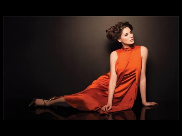 മേം തേരാ ഹീറോ