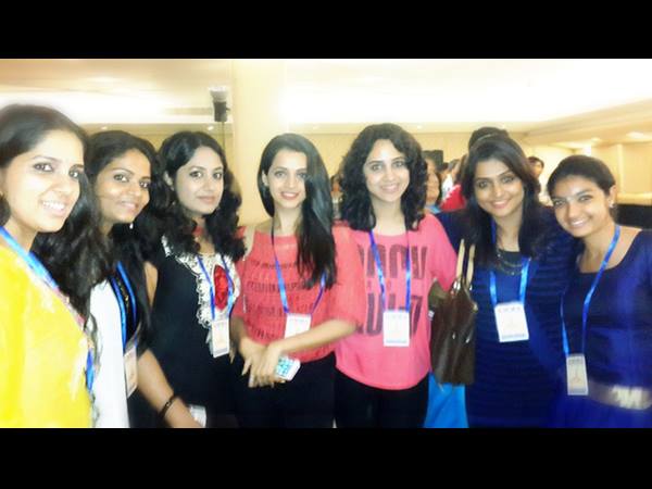 സെല്‍ഫിയല്ലാത്ത ചിത്രങ്ങള്‍