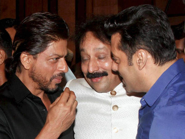 വീണ്ടും ഇഫ്താര്‍... വീണ്ടും കെട്ടിപ്പിടിത്തം