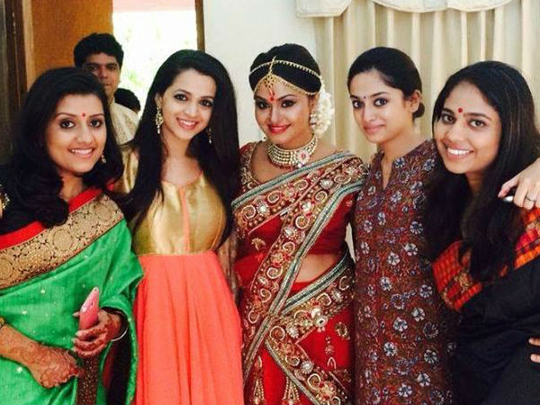 തോഴിമാര്‍