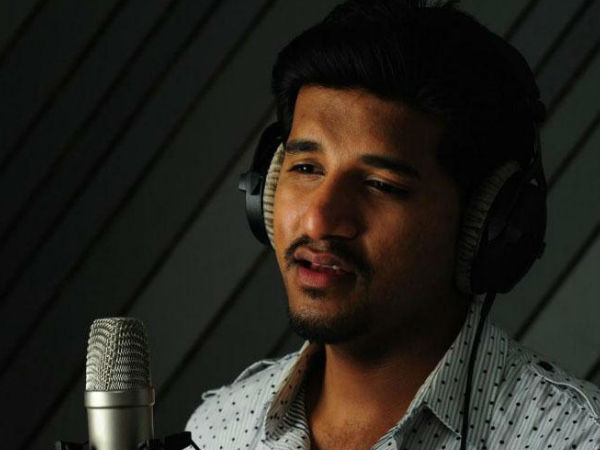  ഗായകന്‍