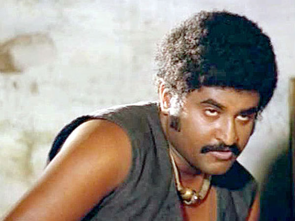 മൂണ്‍ട്ര് മുഖം