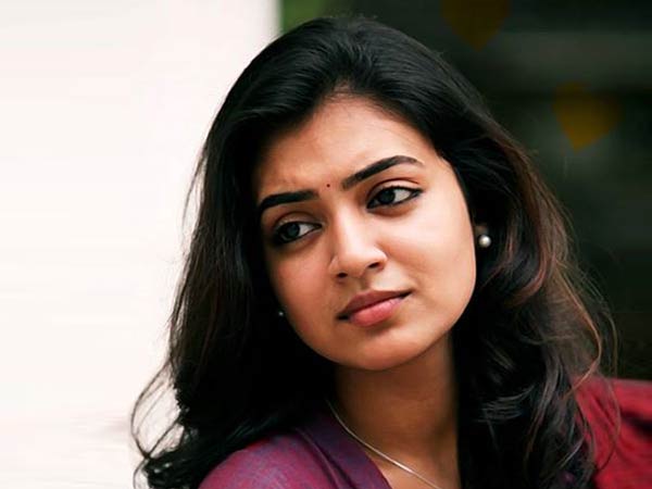 നസ്റിയ അഭിനന്ദിച്ചു