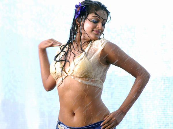 പ്രിയാമണി പിന്മാറി