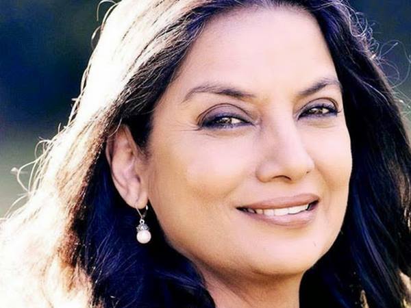 ആദ്യ  ചിത്രം