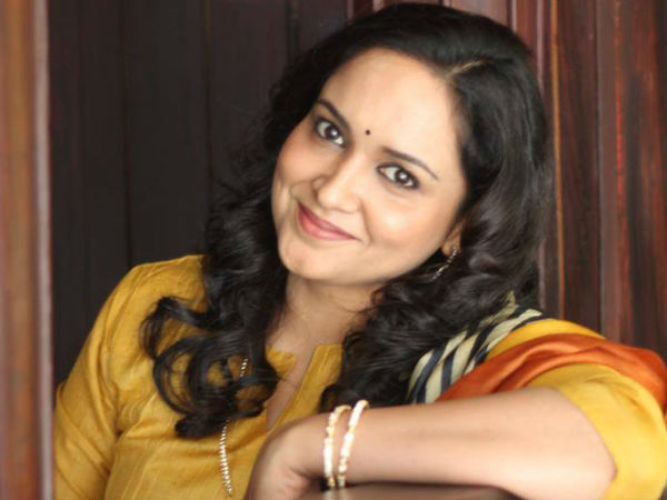 തമിഴിലേക്ക്